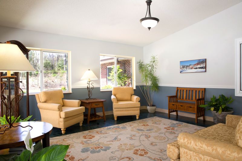 AutumnCareOfSeluda-70 (sitting area) → Discover Saluda, NC